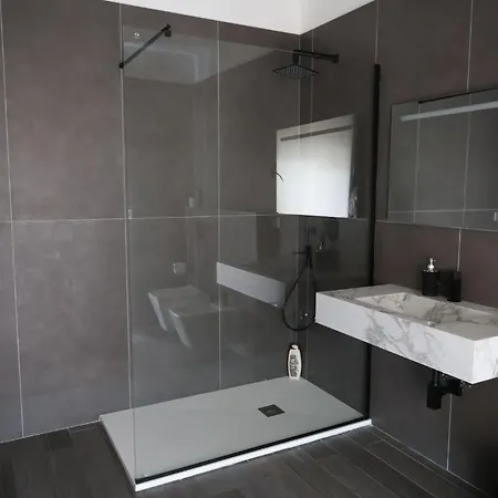 Casa de hóspedes Airport Grey 3*